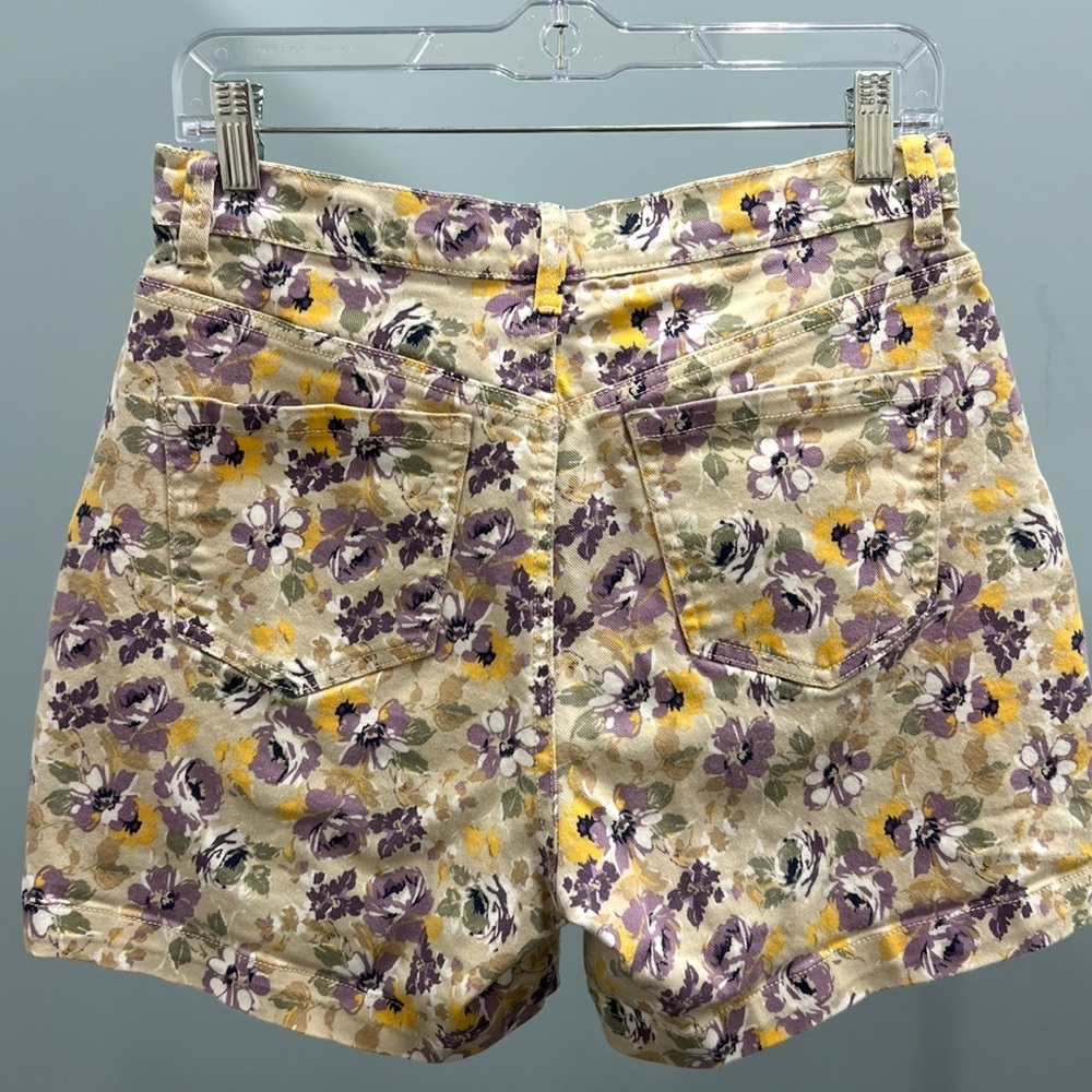Floral Women's Amanda Shorts by Gloria Vanderbilt - Picture 2 of 2